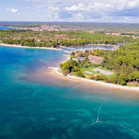 Villa Andrija Family Dream With Heated Pool At The Sea With Beautiful Garden, Outside Cinema And Kids Playground Fažana Esterno foto